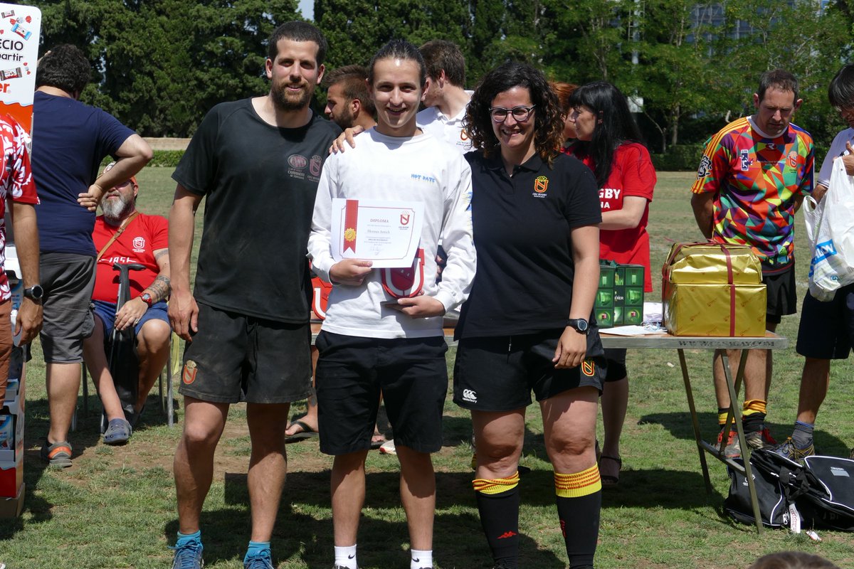 ceurugby's tweet photo. Día del Club categoria SUB18:
🏆-Mejor Progresión: Hermes A.
🏆-Mayor Compromiso: Miguel P.
#ceurugby #BeCEU #familiaCEU #rugbybarcelona #rugbycat https://t.co/1YqvrD1XWV