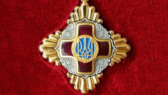 HromadskeZP's tweet photo. Президент нагородив орденом запорізького викладача https://t.co/te4U48MVnz https://t.co/iadcospJr1