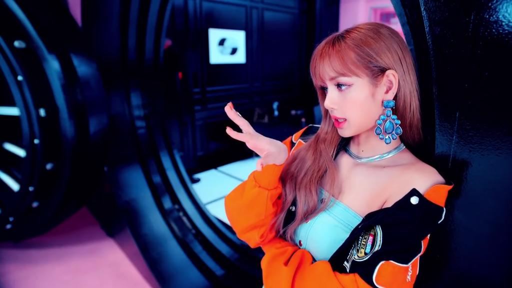 ohluhana's tweet photo. Lisa is one of the fiercest most charismatic idols of this kpop generation in terms of stage presence and performance and I said what I said! #SQUAREUP_BLACKPINK https://t.co/uH7MJ6OEg7