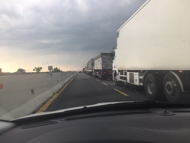 "In strada 9 ore al giorno, le soste obbligate, il cronotachigrafo che controlla ogni respiro, gli automobilisti che ti insultano. Tutto per una manciata di euro. "A Mestre gli stati generali dell'autotrasporto Veneto <a href="/ConfartVeneto/">Confartigianato Imprese Veneto</a>