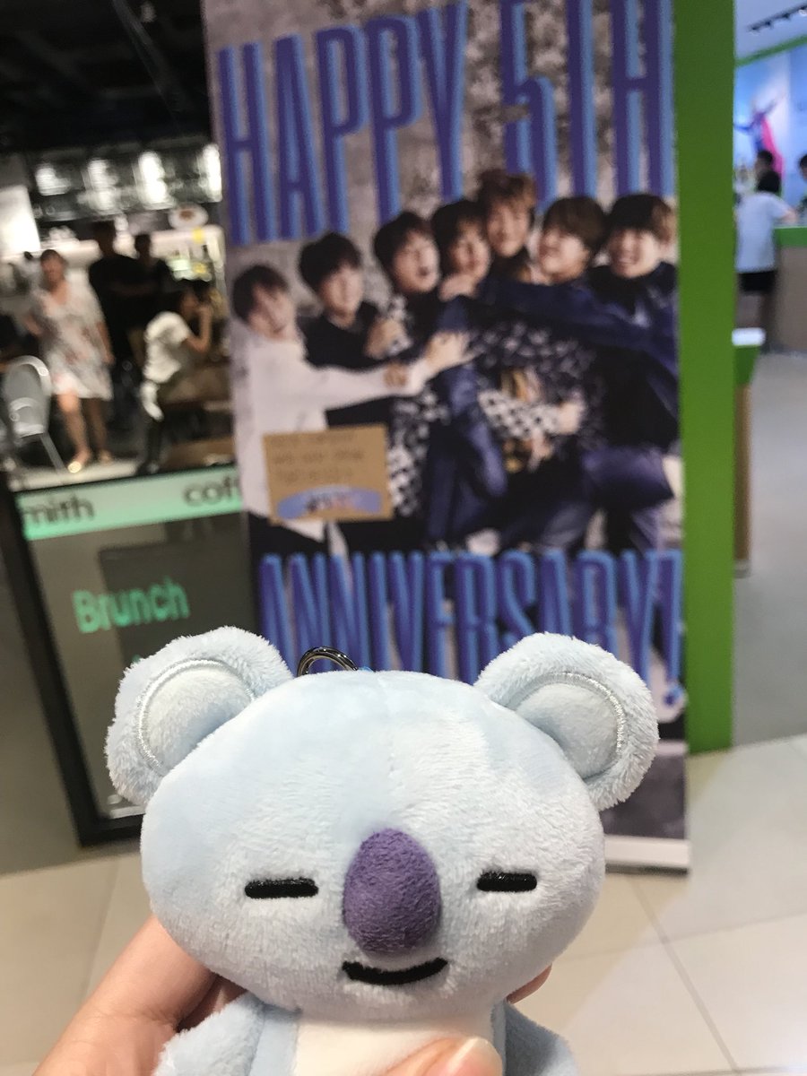 teenyjeons's tweet photo. #5YEARSWBTSCS 💜 https://t.co/mieaopvQz2