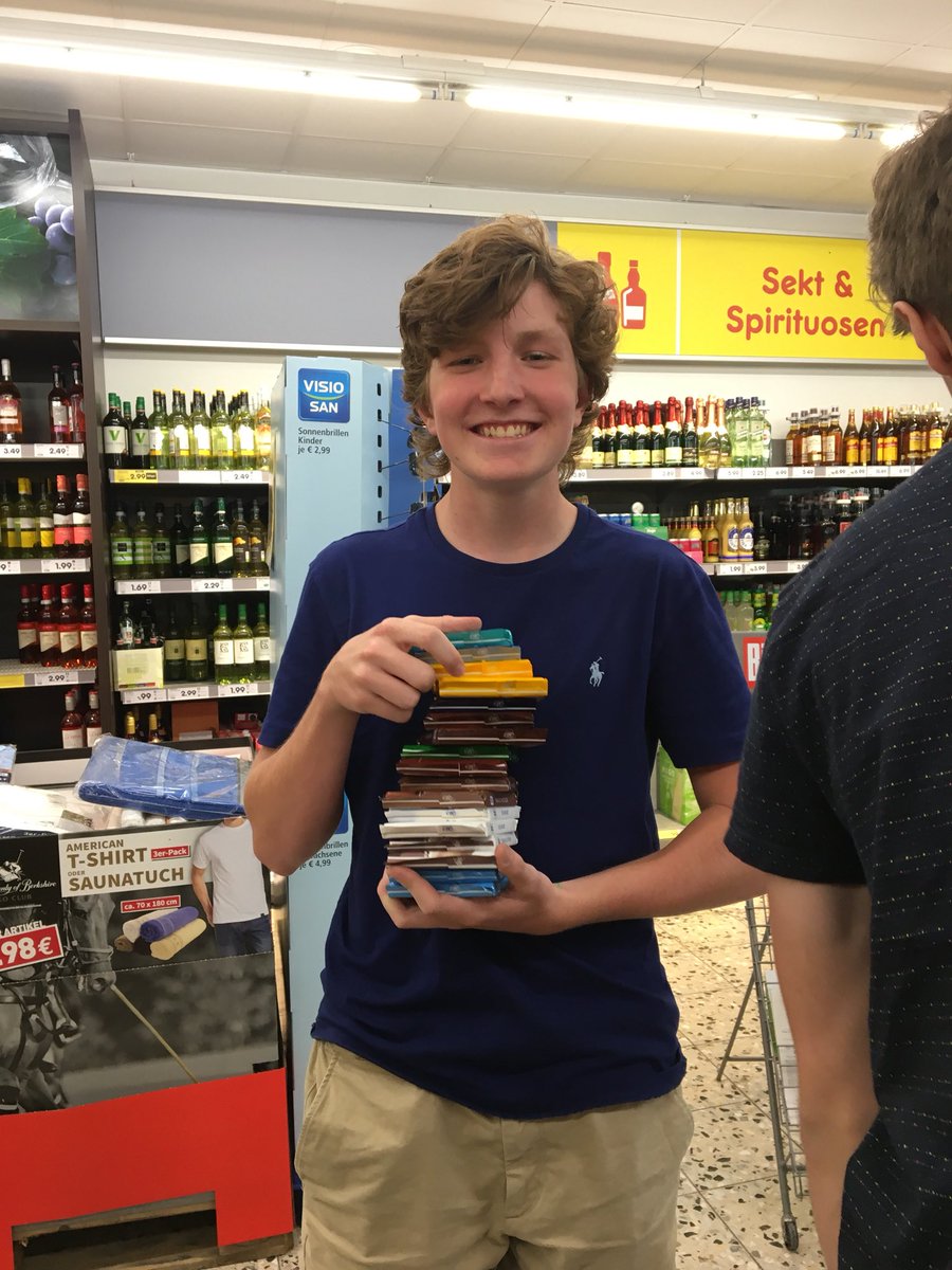 alyssayoder13's tweet photo. Diabetes? Never heard of it. #stockingup #yolo @PVHS_GAPP https://t.co/cDyc6L3oIq