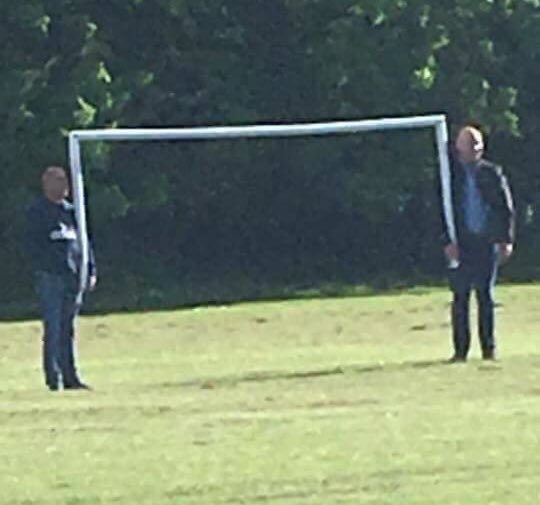 😂😂 Brilliant 

Dads having to pretend to be goalposts in an u9’s friendly between Washington AFC Pumas and Washington United Golds when one of the goals was broken! Never moved the whole game!  

Well done fellas 👍🏻