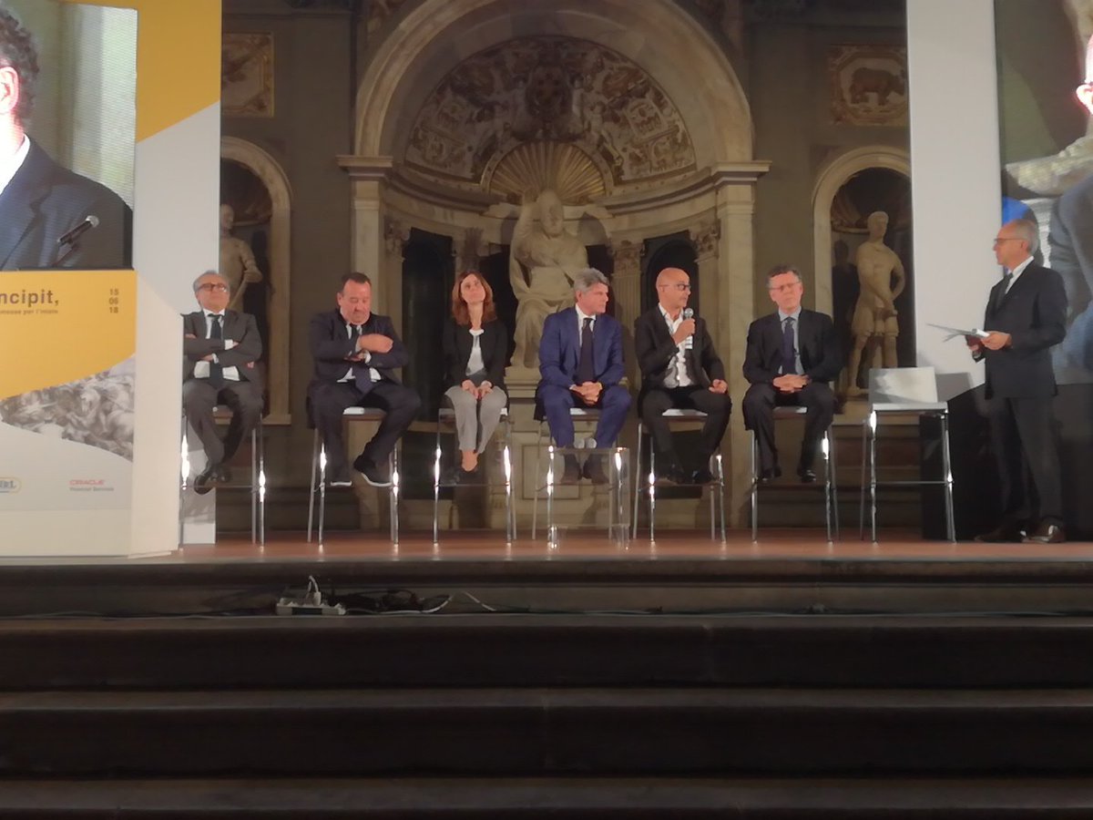 startup_italia's tweet image. #incipit gli speaker lasciano spazio a un panel di confronto tra esperti. &quot;Quale sarà il futuro del #banking nel nostro Paese?&quot;, la risposta ce la dà #FLEXCUBE di @OracleItalia e #Cabel 
#DigitalTransformation #fintech