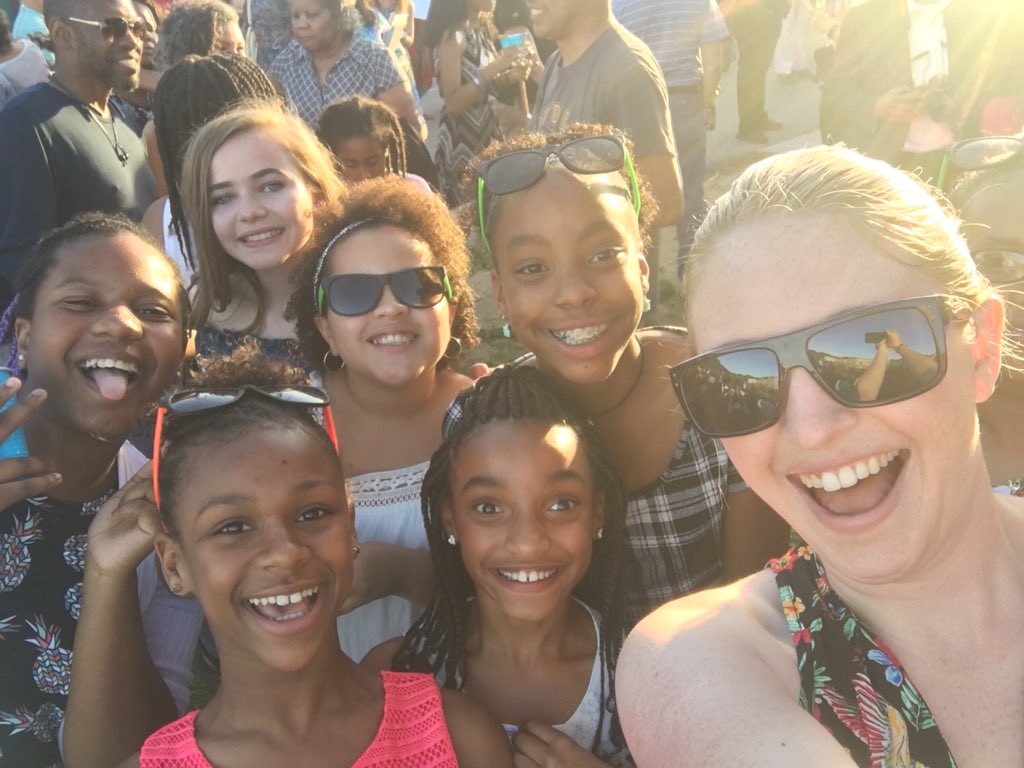 NantucketES_CA's tweet photo. Congrats 5th graders! You did it! Good luck in middle school!! @Nantucketaacps @Nantucket_Fifth https://t.co/Xbn2uwxB6a