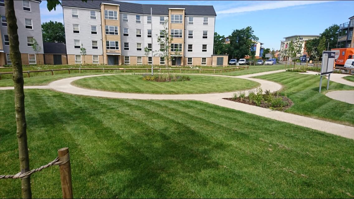 🌱 Sunshine out, it’s time for a grass cut at one of our lovely sites! Well done team - looking fabulous. #newhome #developer #grass #summer