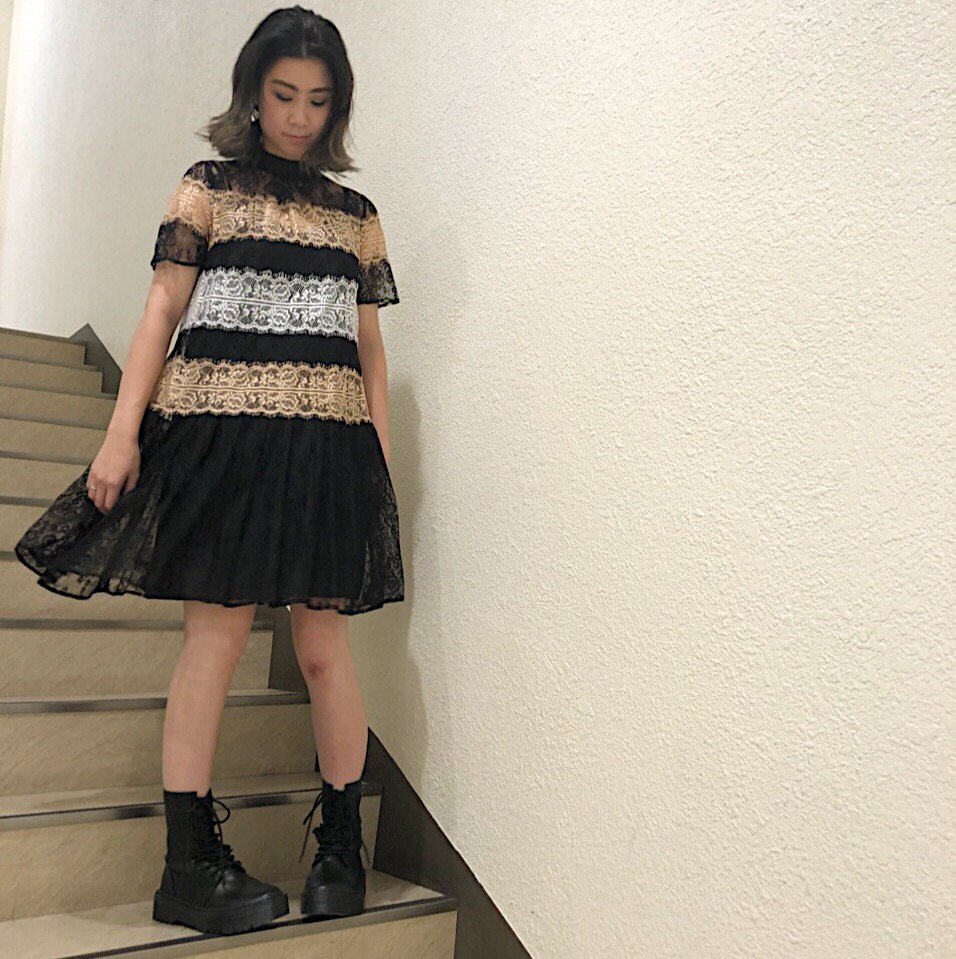 STAFF SNAP】 一枚で主役級の着こなしを叶える繊細なレースの