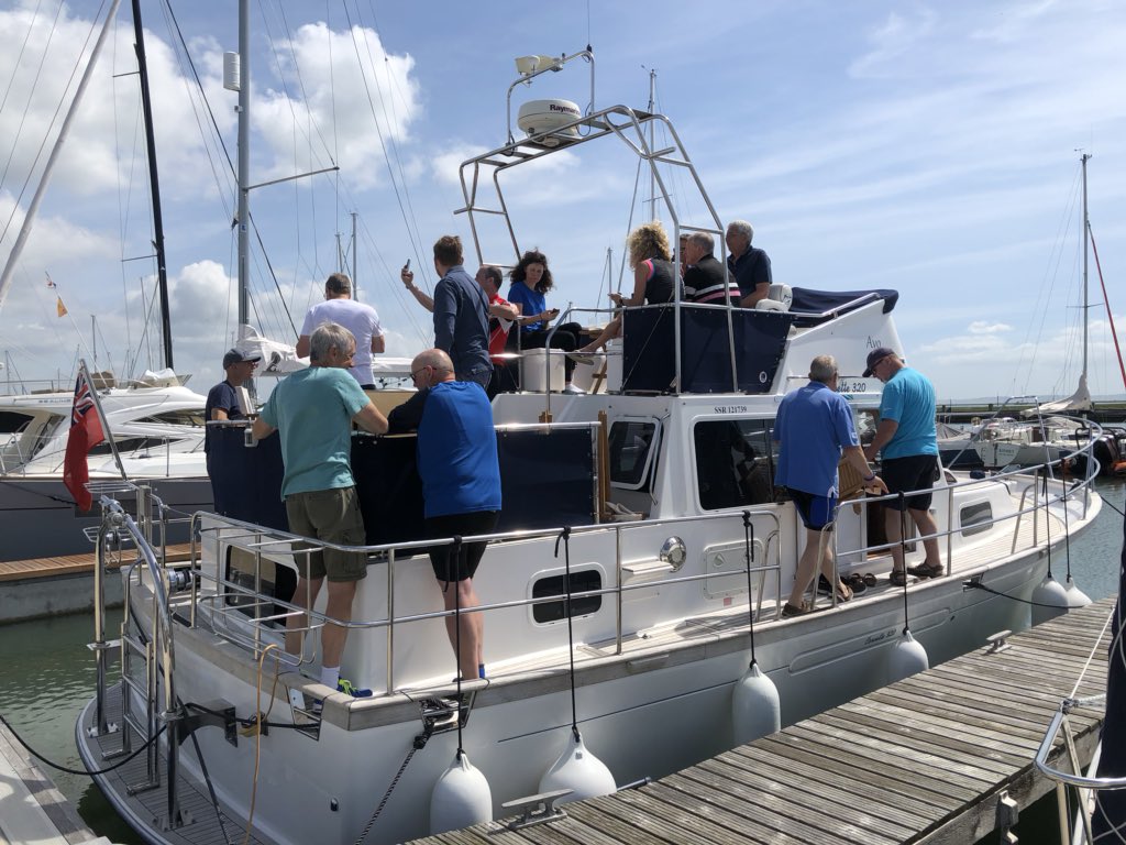 VeryRustyDub's tweet image. #IOW110 not all cycling as we have fizz onboard the boat 🤣