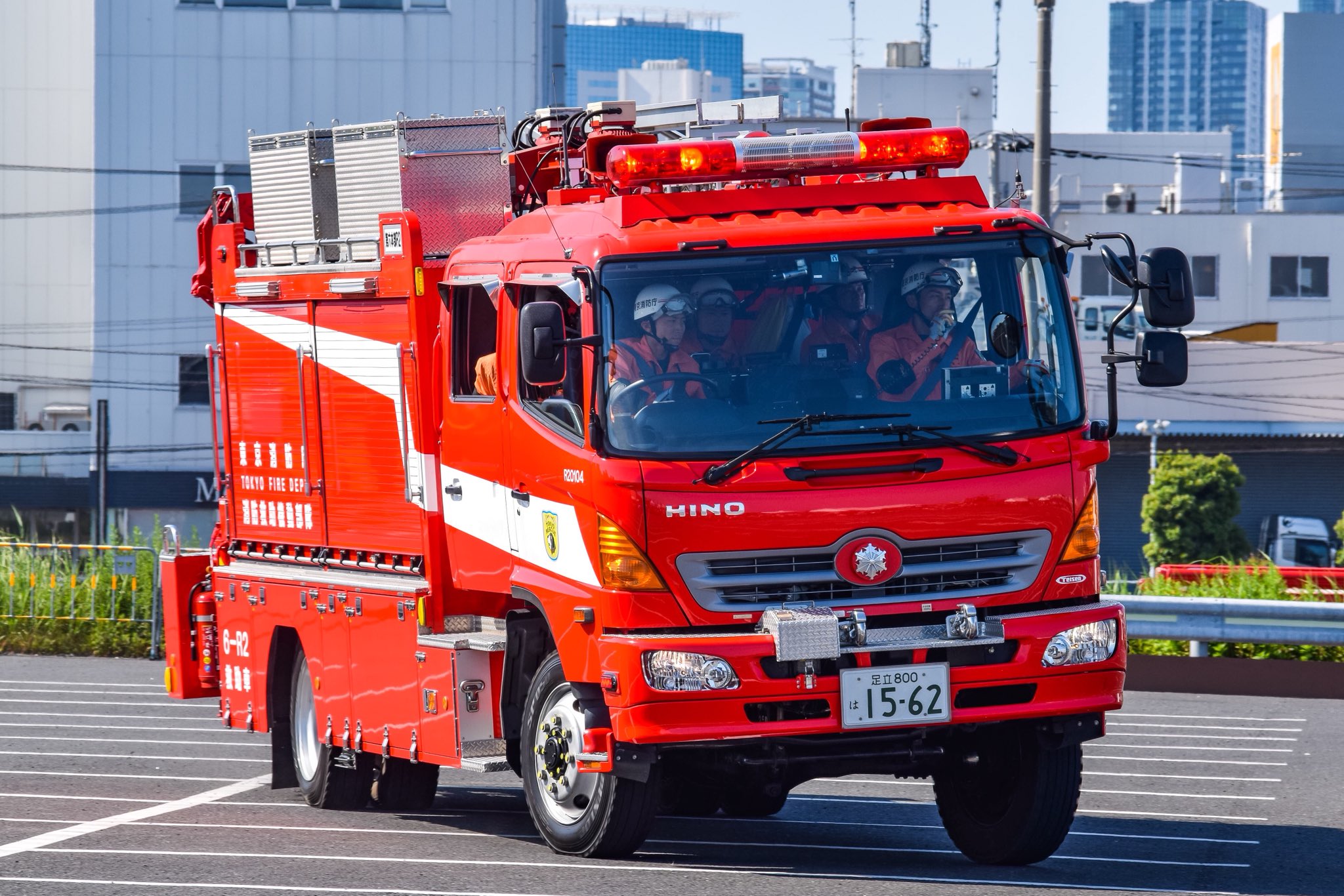 少年隊●パネル アクリルパネル『じれったいね』赤スーツ 展示品（現状品) 少年隊○パネル アクリルパネル『じれったいね』赤スーツ 展示品