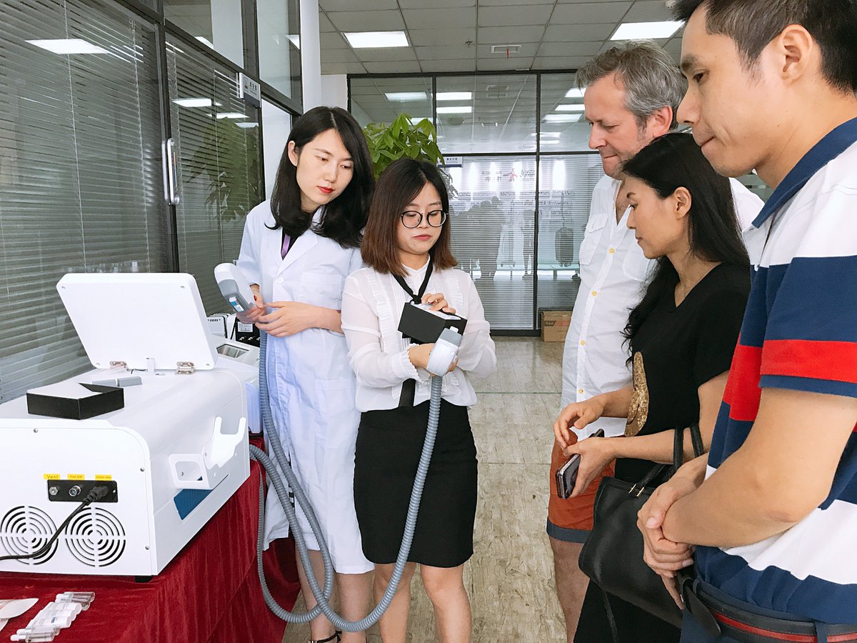 bettyWA17193439's tweet photo. #LaserBeautyMachine Potable IPL Machine GM100 Customer Experience:
#SHR for No-Pain #SuperHairRemoval & IPL for #SkinTighting #SkinWhiten & RF for #SkinRejuvenation & #PigmentRemoval #TattooRemoval also😁
#FengduMedical #Aesthetics #Noninvasive #FDA https://t.co/lU99k4xBac