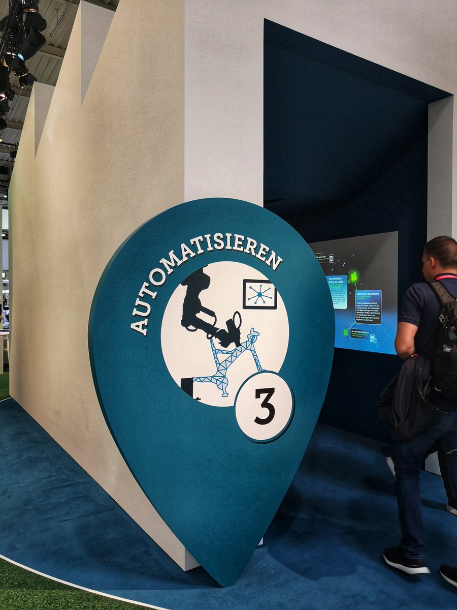 FrenusDe's tweet photo. Our neighbours from Hall 17 are @DATEV, a multi range product company specialized in accounting, HR, business consulting and many more. Below you can see the eye catching interior they have designed!
#cebit18 https://t.co/V8wVL7lTf7