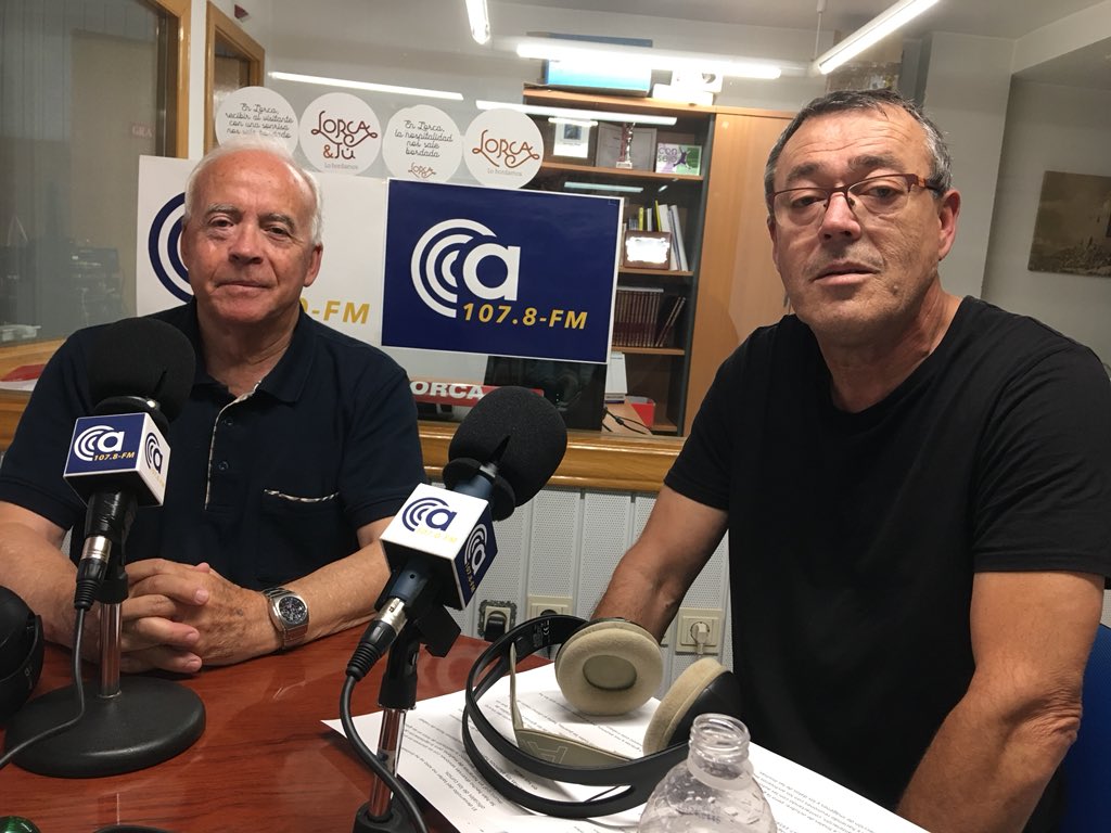 DCa107lorca's tweet photo. Juan Antonio y Andrés del Proyecto fotográfico #artesacro en #lorca @OndaCa107 @Nesdebo https://t.co/Llfs8kww7F