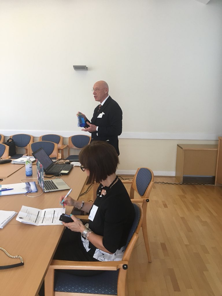 APE_EU's tweet photo. In the EU #TapWater is delicious, of high quality and helps reduce #plastics. APE members have put it to the test. @vizmuvek lived tested at #APEGeneralMeeting2018 and here’s #PadaniaAcque’s street initiative https://t.co/B3DNHKqe7M Could you tell the difference ? https://t.co/bohi19MhOZ