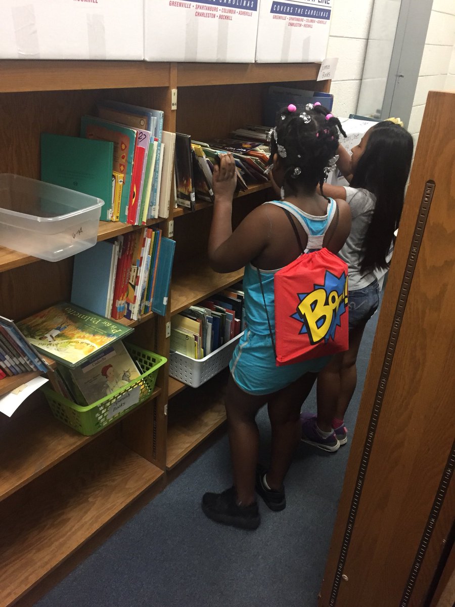 PineviewElemSC's tweet photo. The learning never stops at Pineview. We are hosting Summer Reading Camp and ESOL summer  enrichment classes. Students continue to work on reading, writing, and problem solving. @LexingtonTwo https://t.co/Uf1zd8u2Nv