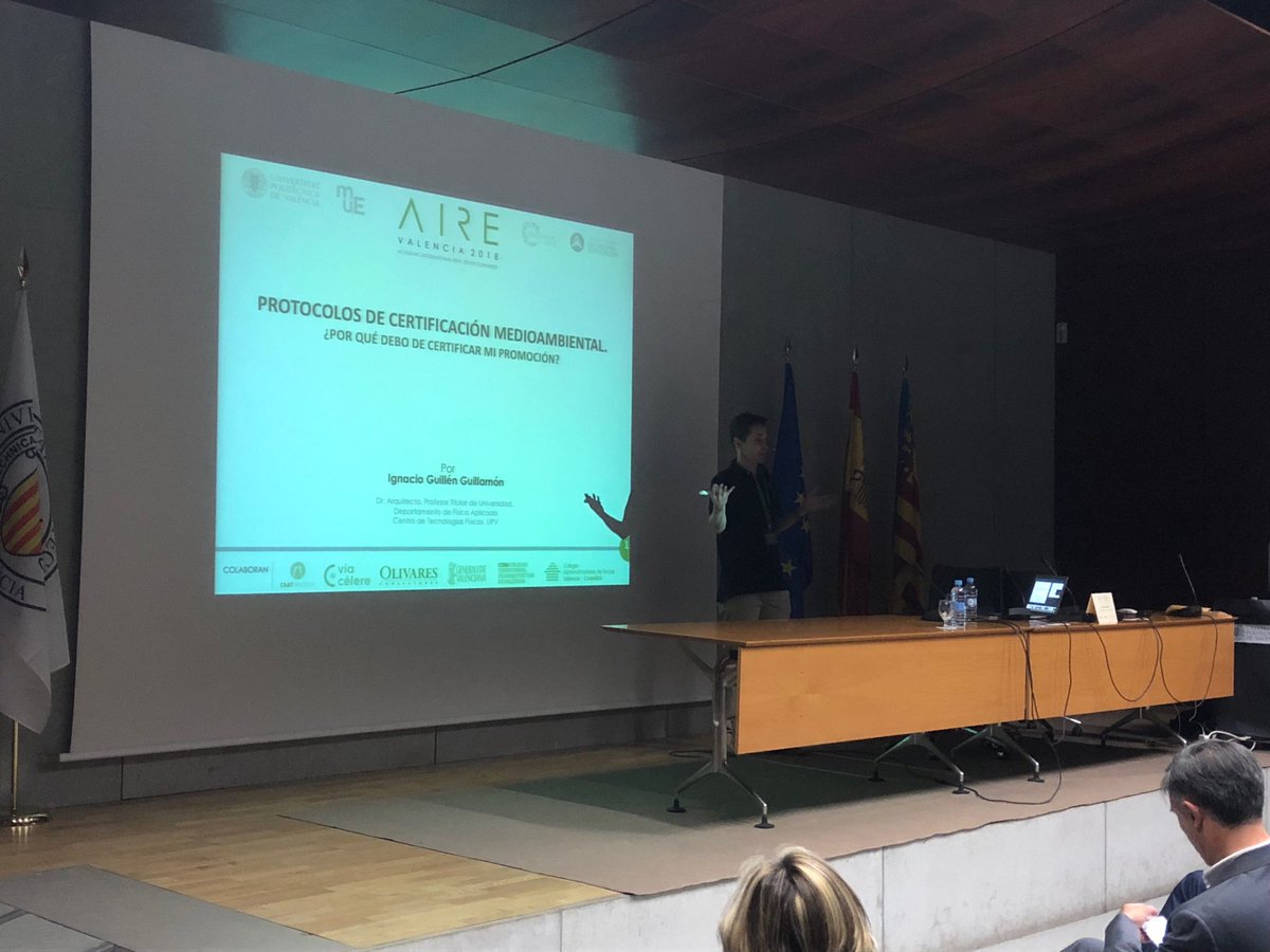 JoanCordon's tweet photo. Última ponencia de #AIRE2018 sobre protocolos de certificación medioambiental.

#Congress #architecture #EficienciaEnergética #inmobiliario https://t.co/Mof1H10TSJ