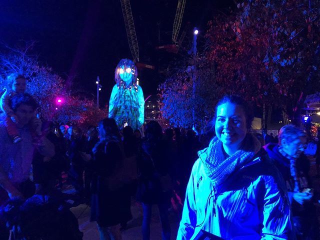 VIPeople_AUS's tweet photo. How good is #Vivid!? #VIPeople #customerservice #smiles #lights #barangaroo #secondlastnight https://t.co/Qq1lT0B79u https://t.co/e3Z4VDvSTO