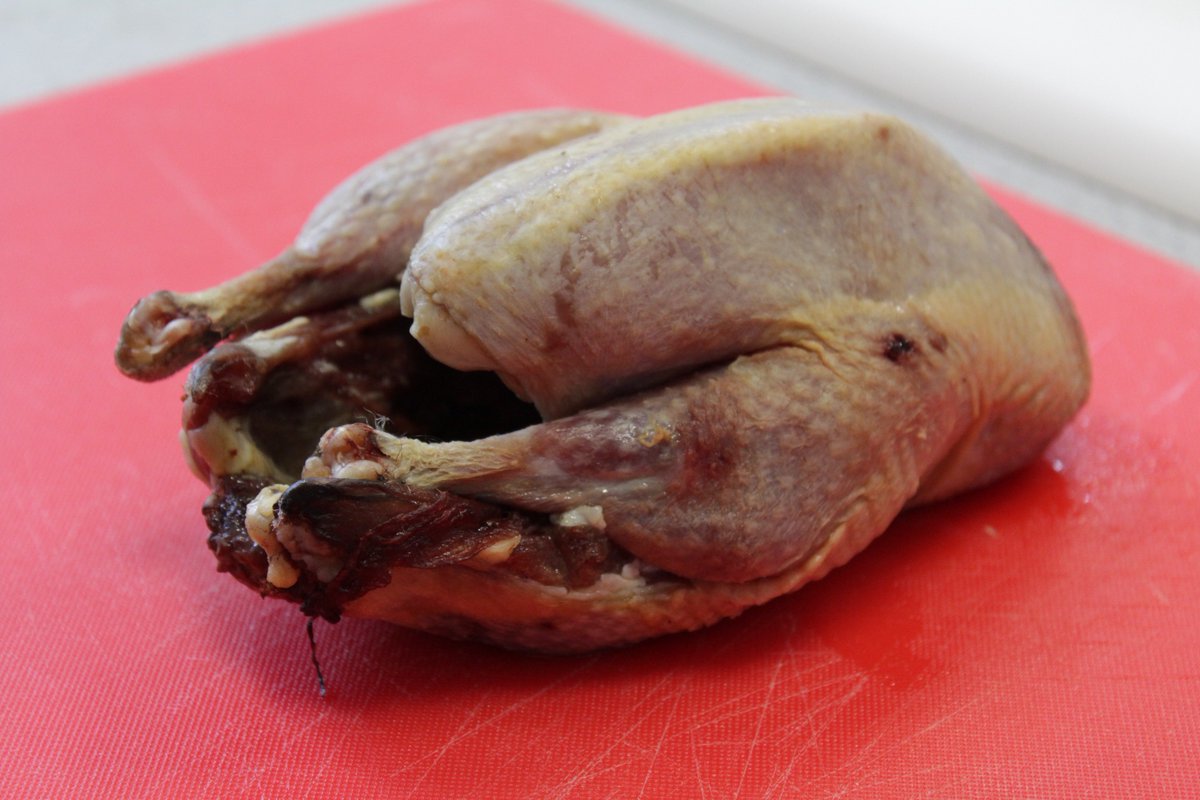 CothamSchool's tweet photo. Thanks to @bodgriff from @Valehousekitch for coming in and showing our students how to butcher and cook pheasant! They made an amazing pheasant bruschetta with horseradish mayo and apple. Thanks to @tasteofgame for supplying the pheasant. #Game #Pheasant #YoungCooks @Cothamfood https://t.co/zvkXyaRFtJ