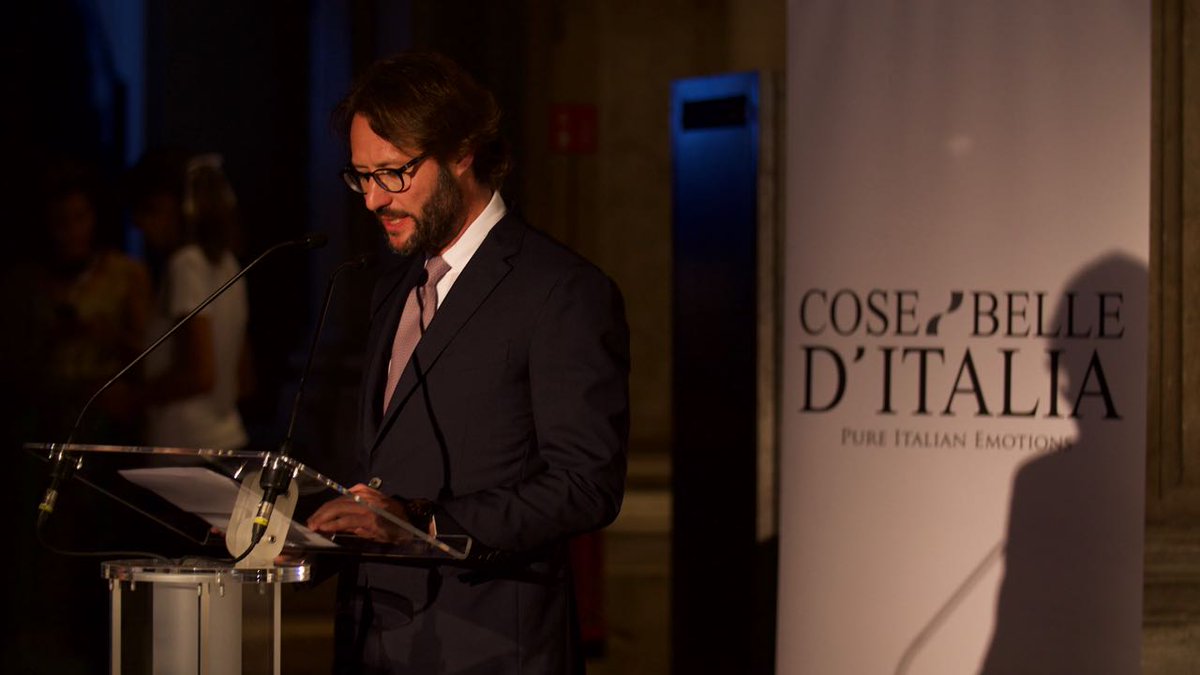 SensoImmersive's tweet photo. From the #PressConference of #MagisterCanova at Scuola della Misericordia in #Venice. 
https://t.co/rGisM2eqdu
#SensoImmersive #DrawLight #MagisterArt @cosebelledita #ImmersiveArt https://t.co/h0yhab5JDJ