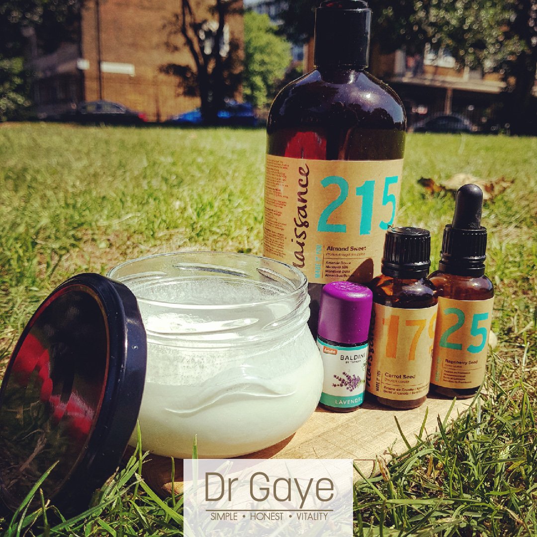 DrGayeUK's tweet photo. Here's the full recipe for our DIY #suncream☀️ All natural and easy to make ✌️#sunscreen #sunlotion #sunblock https://t.co/FBOD7u8Yzb https://t.co/NeNwJQkUh4