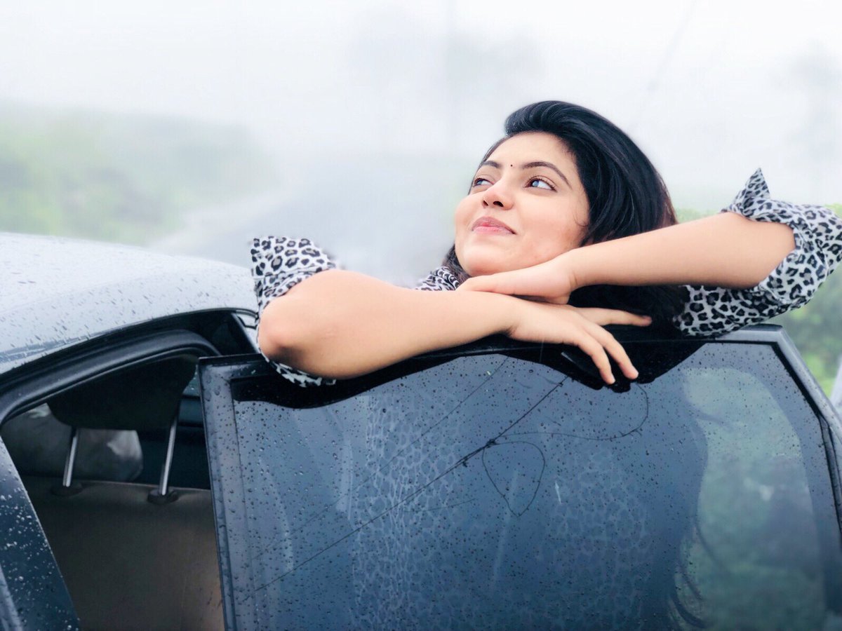 toptamilnews's tweet image. நடிகை ’அதுல்யா’ கியூட் லேட்டஸ்ட் புகைப்படங்கள்

#AthulyaRavi #athulya #happymode #actress #nadodigal2 @AthulyaOfficial @itzmeAthulya @AthulyaFc