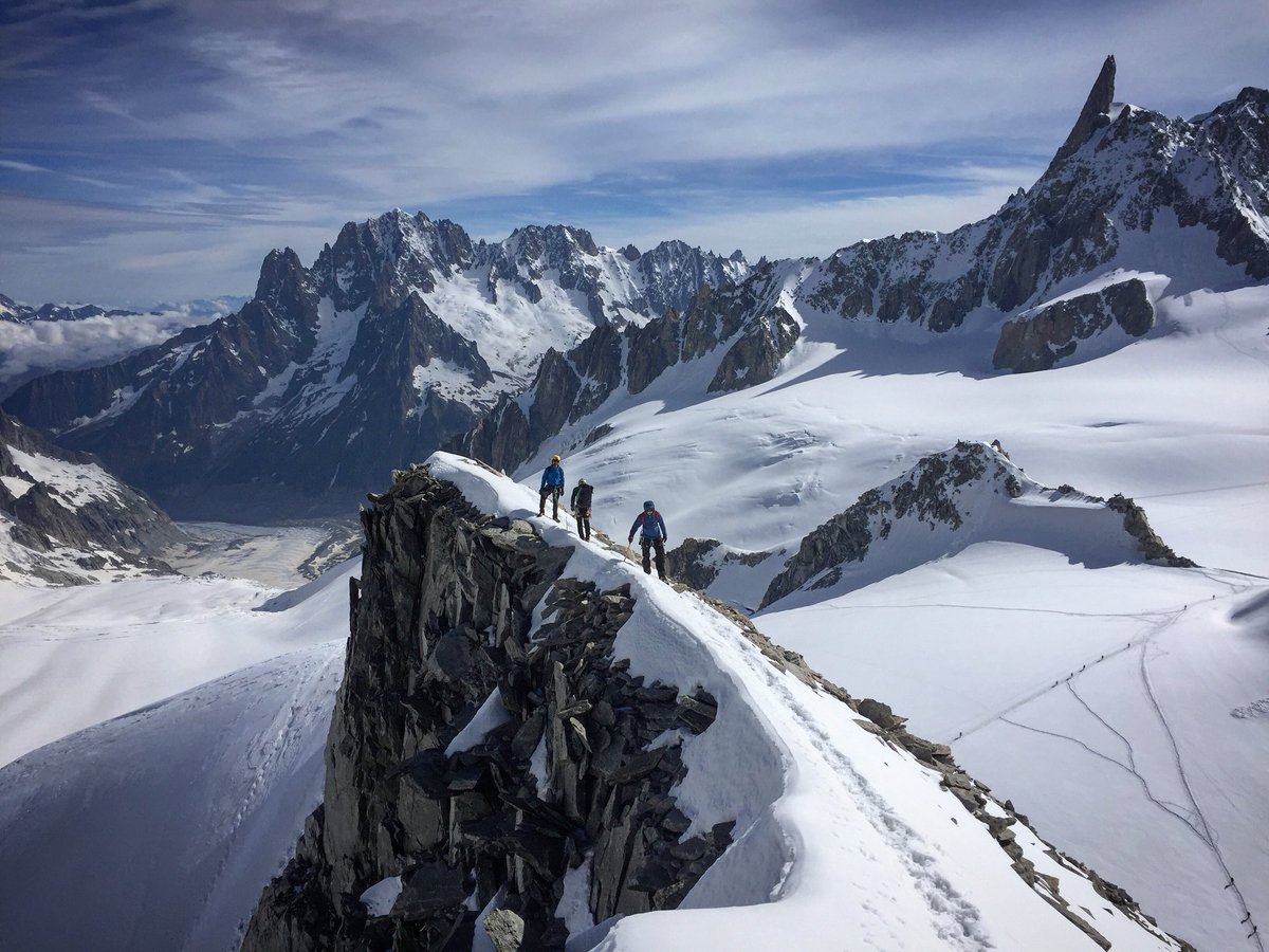 strzelecki_p's tweet photo. Szkolenie przewodnickie w masywie Mont Blanc #pspw #ivbv https://t.co/DMWT0zeFtP