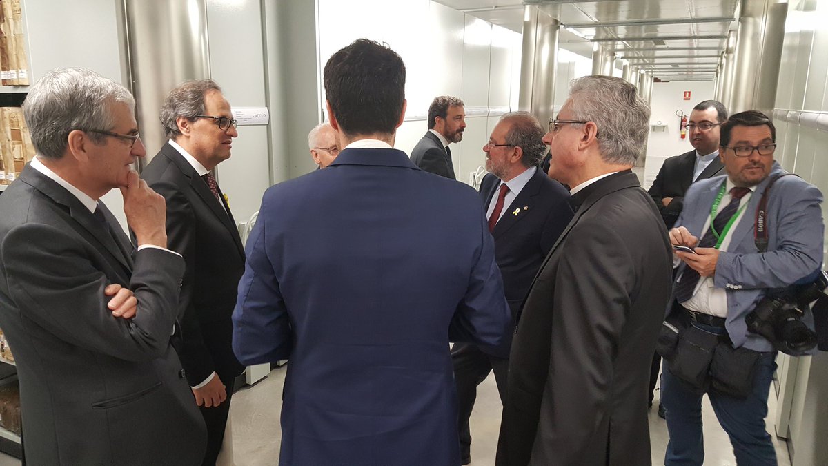 BisbatUrgell's tweet photo. #MonsVives #CopríncepAndorra, rep al Palau Episcopal el #PresidentGeneralitat. Visiten l'Arxiu Diocesà i la Catedral. #TrobadaPirineu https://t.co/mvhJsvaAWM