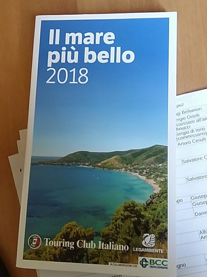 Le località premiate con le 5 vele da Legambiente e Touring Club, piccola e agguerrita pattuglia che pratica il turismo che fa bene ai territori #GuidaBlu #IlMarepiubello