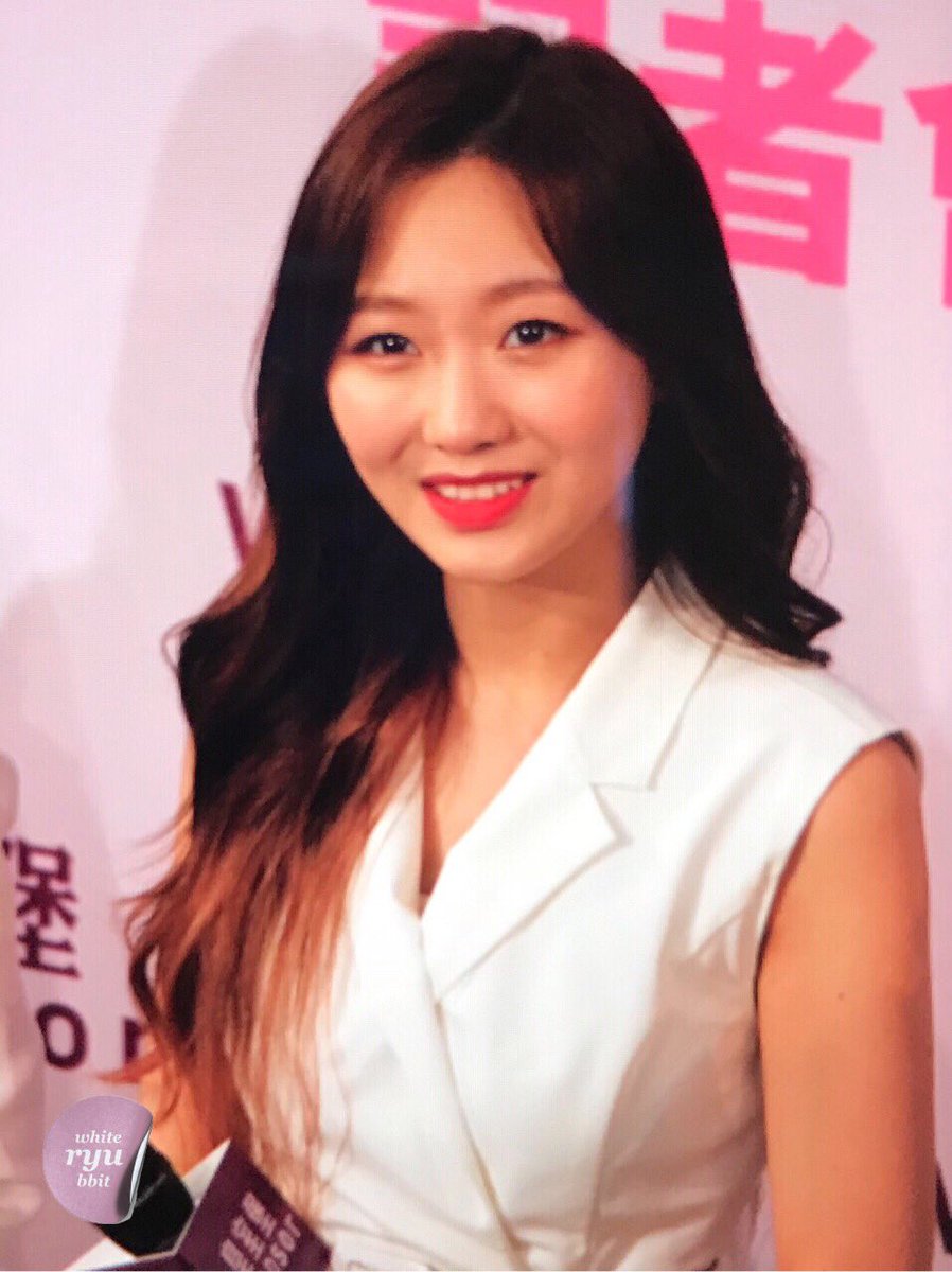 180615 홍콩 콘서트기자회견 프리뷰 
#러블리즈 #류수정
🐇💓
<a href="/Official_LVLZ/">Lovelyz_Official</a>