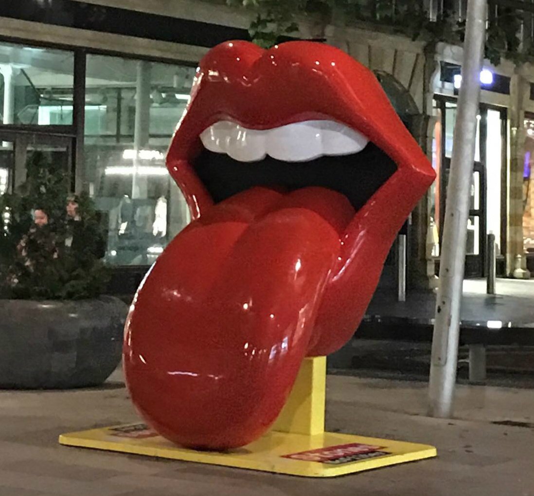 visitwales's tweet image. Croeso i Gymru / Welcome to Wales @RollingStones!  We love RED in our @principalitysta, but can't wait for you to ‘PAINT IT BLACK’ tonight @MickJagger #StonesNoFilter #FindYourEpic