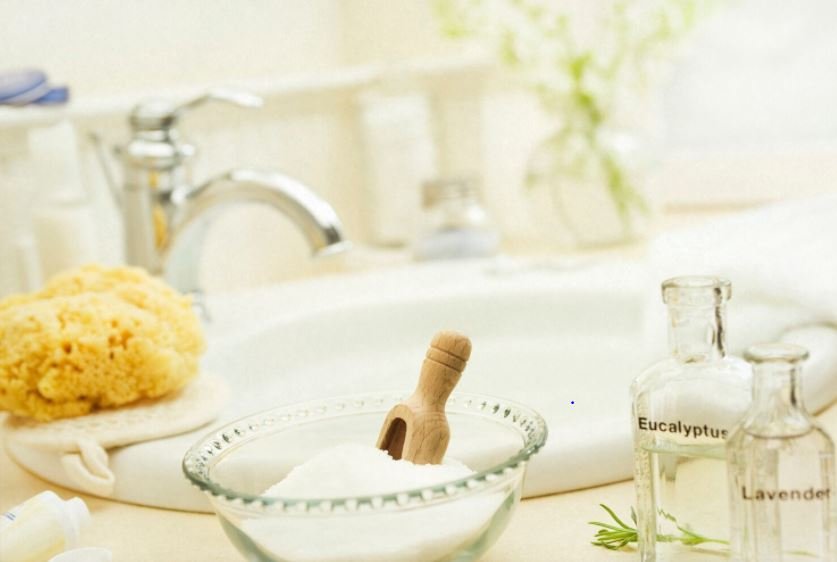 SPA recipes from the comfort of your home. Interested? Easy and simple recipes for everyoman. Relieve stress and take 5' for yourself! buff.ly/2y89Fix #homemade #spa #stressrelief #bathtime #skincare