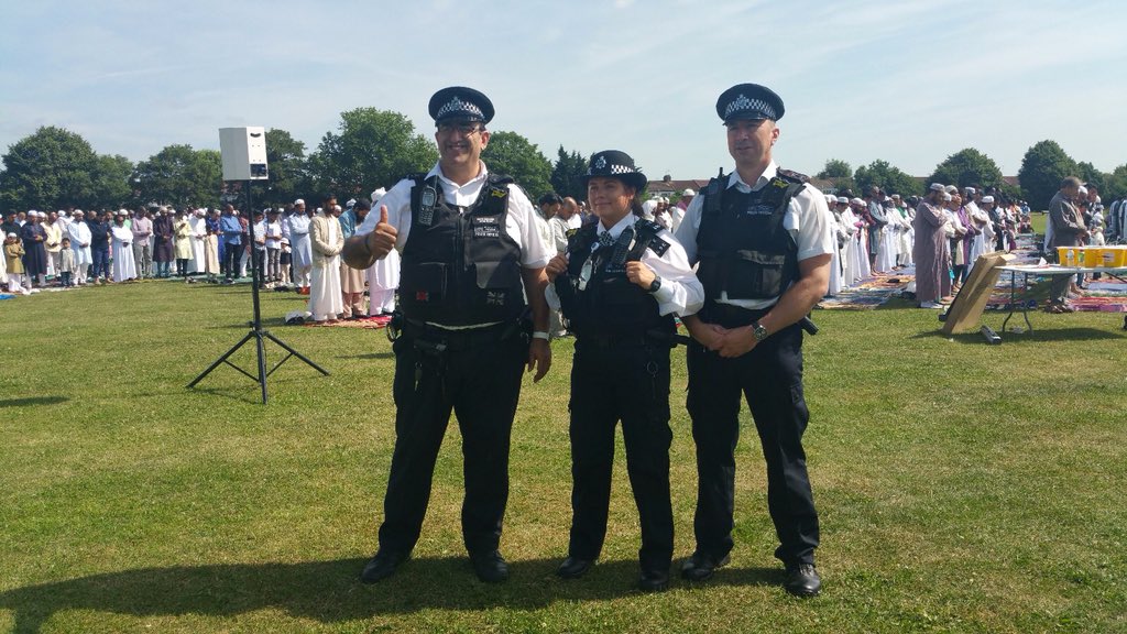 MPSEnfield's tweet photo. #faithcom Eid prayers in the Park organised by Ponder End Mosque with the Rumi Mosque and Enfield Deen was a great success on a beautiful day celebrated by so many families and attended by the Faith Officer with Brian and Amy. SMS https://t.co/M2TpGDT0Cr