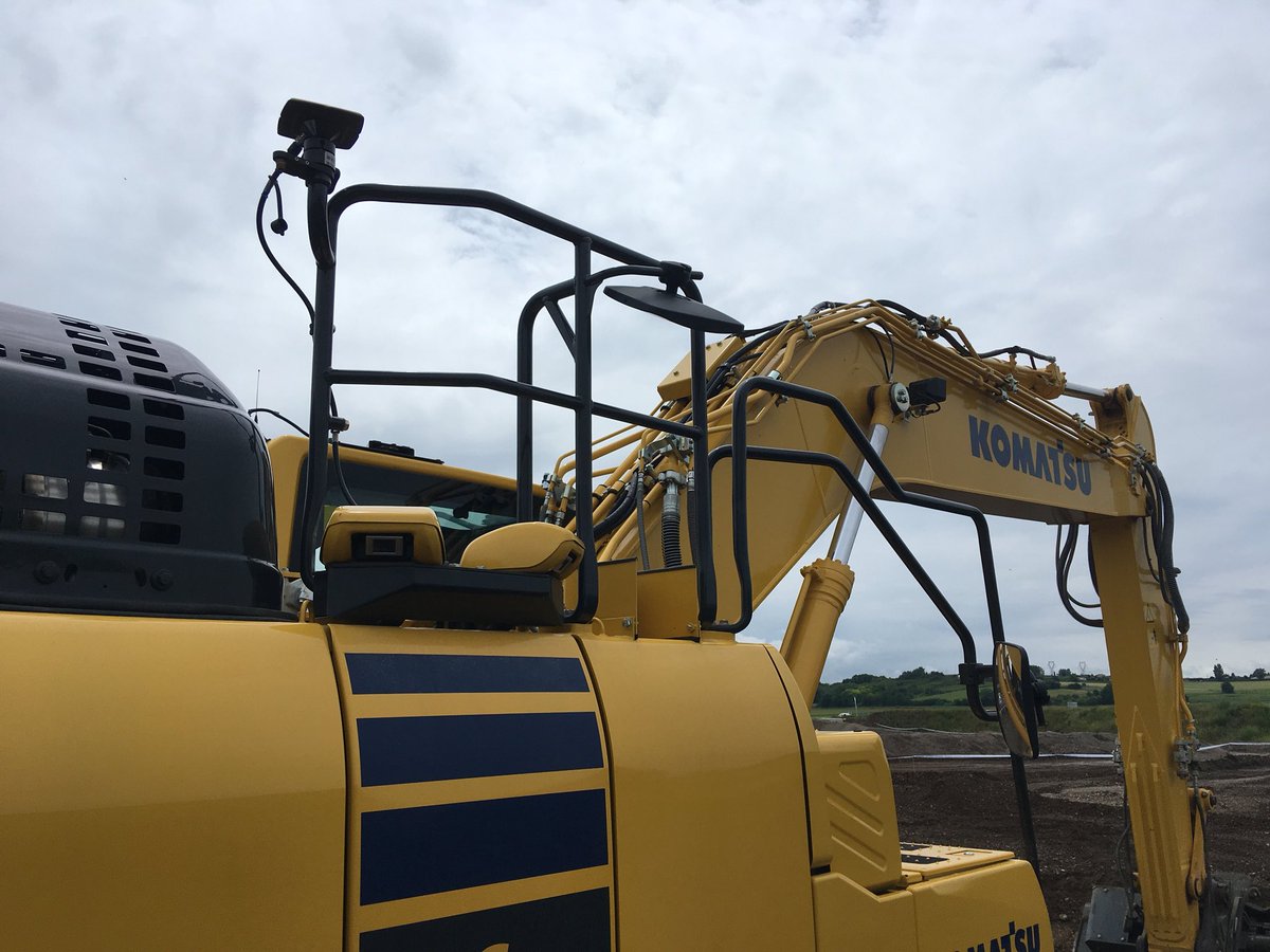 matthieubercher's tweet photo. #topcon à la journée #KOMATSU près de Clermont ferrand #guidage #drone #scan #topographie #georeferencement https://t.co/mmWsPQ4e71