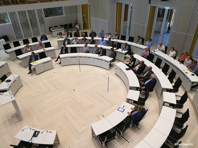 #GERMEX beginnt am Sonntag erst um 17 Uhr. Zeit genug, um ab 10 Uhr beim Tag der offenen Tür des Landtages #MV in #Schwerin vorbeizuschauen... #ltmv landtag-mv.de/mitmachen/vera…