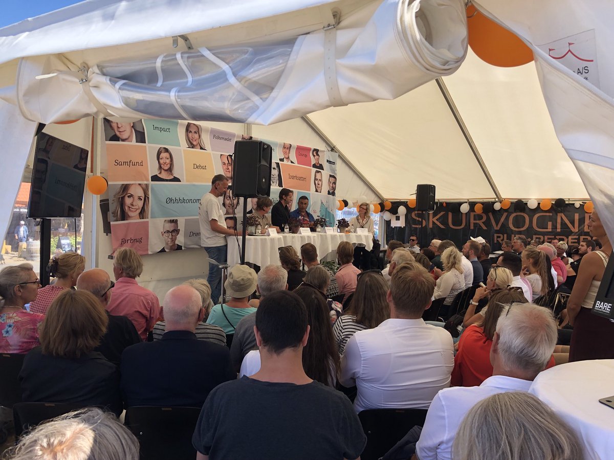 Fuldt telt til vores første af fem arrangementer hos <a href="/DanskeBank_DK/">Danske Bank Danmark</a>. @naserkhaderdk, <a href="/maymann/">Jimmy Maymann</a>, <a href="/klavshjort/">Klavs Hjort</a> og Knud Foldschack debatterer impactvirksomheder #fmdk #FM18