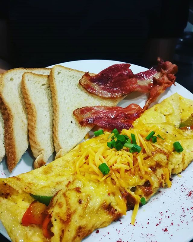 flamasgrill's tweet photo. ¿Quien dijo hambre? 🙋‍♂️
¡Desayunos Mundialistas para ti, para él, para todos los antojos!
📸 Omelet a la Flamas
🇵🇦
🇵🇦
🇵🇦 #FlamasGrill #LaRoja #MundialFutbol #MundialRusia2018 https://t.co/oI5A1sUp7G