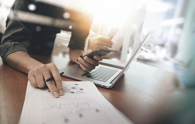 SellerBoost's tweet photo. Die #DSGVO bringt nicht nur zahlreiche Neuerungen. Die vielen Unsicherheiten machen auch vor der #Suchmaschinenoptimierung nicht Halt. Lassen sich Tools wie @googleanalytics überhaupt noch sinnvoll nutzen?

Wir zeigen Ihnen, was Sie jetzt beachten sollten: https://t.co/blQNeWPzwW https://t.co/DWFFfPQkbP