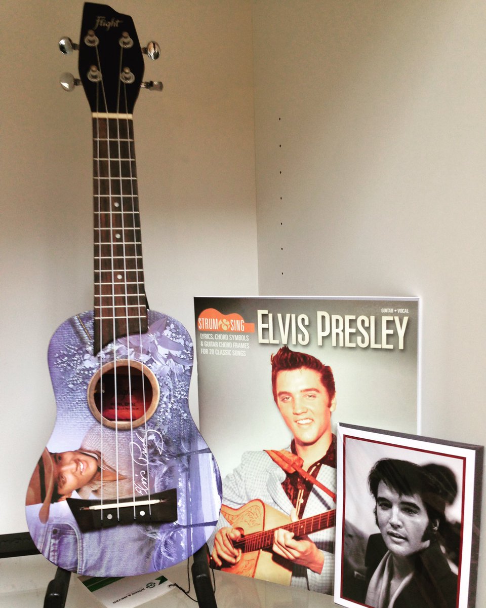 This is, without a doubt, exactly what your Da wants this #FathersDay. #Elvis