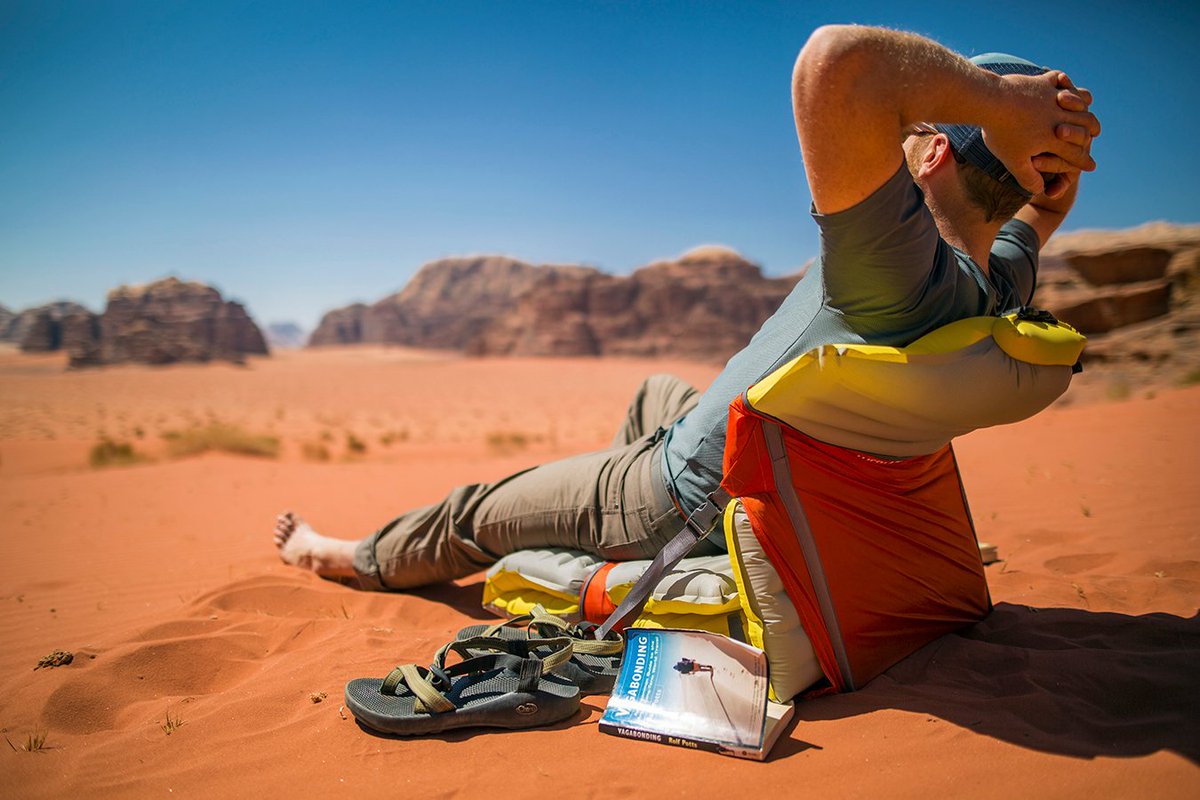 EpicTrailsTV's tweet photo. Gearing up for the weekend...where are you headed? | @VisitJordan_NA 

📍: #WadiRum, Jordan
📸: @erockhanson | Eric Hanson https://t.co/ypQwRTbdQf