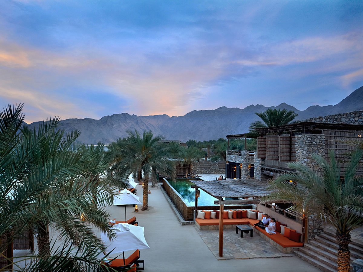 MagazineVoyages's tweet photo. Niché au Nord de la péninsule de Musandam, dans le sultanat d'Oman, se dresse le @ZighyBay . Cet hôtel splendide est idéalement placé, entre mer et montagnes. @OmanTourism #voyagesvoyages #Oman #MiddleEast #LuxuryTravel #tourism #Travel #Voyage #trip #relax #holiday #vacation https://t.co/KvU5MT0hBX