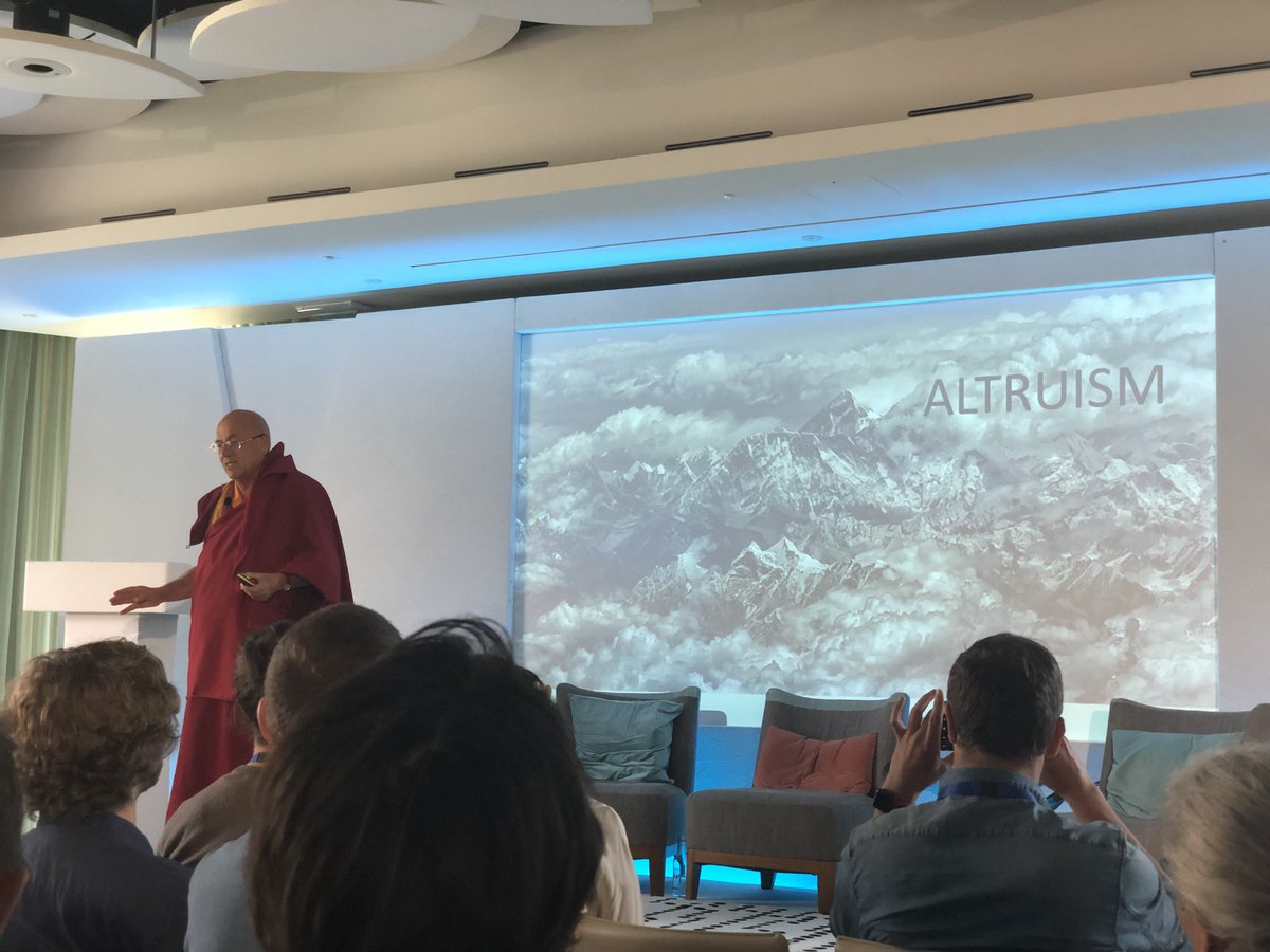 alexisbonte's tweet photo. Sustainability: “5 years ago we were at the edge of the precipice... and now we have made one step forward...” #FPF18 https://t.co/5rWL5fJzr9