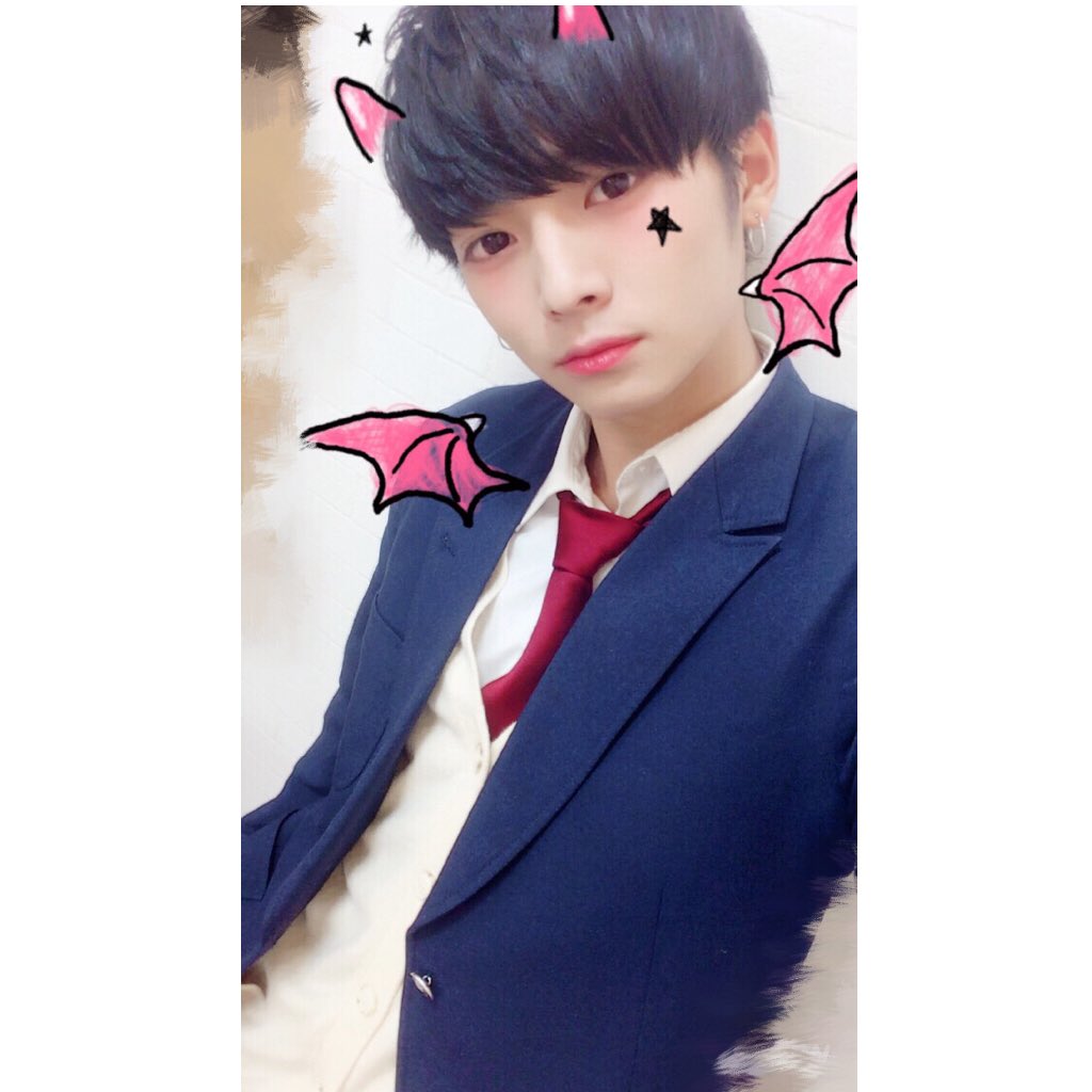 __iboy__'s tweet photo. DKに戻りたい…

お顔が劣化しすぎた https://t.co/A5ARUmhtAO