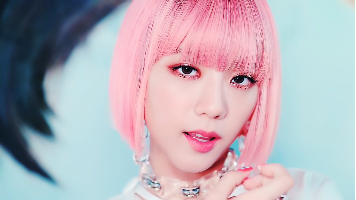 pinkpeach06's tweet photo. 뚜두뚜두 MV 
#블랙핑크 #지수 https://t.co/JdIwSGd7yg
