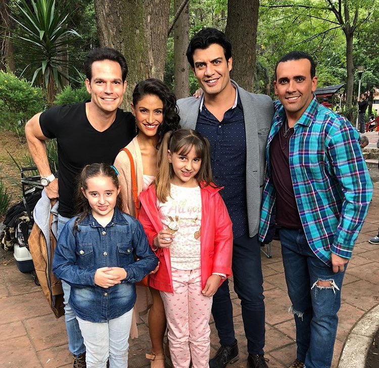 nenapotrilla's tweet photo. Mi consentido @JoseCFarrera con sus compañeros de reparto y amigos @SachiTamashiro @andrespalacios1 @RICH_MARGALEFF @anapaulamtzreg los adoro chicos y siempre con ustedes!!!!😘😘😍😍 https://t.co/awzN04meLU