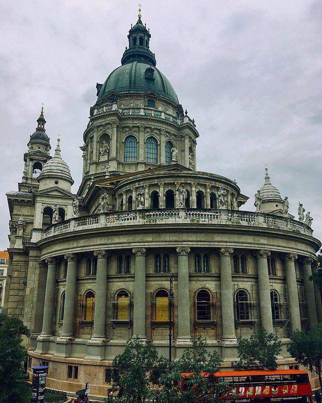 PalsHostel's tweet photo. What a perfect view from an apartment of the hostel ✨☁️ #budapest #palshostel #palshostelandapartments #budapesthostel #june #travel #discover #downtown #panorama #hungary #mik #ststephensbasilica #ststephensbasilicabudapest #photography #cloudy #heartofthecity #apartment #s… https://t.co/5ERvAe8eLo