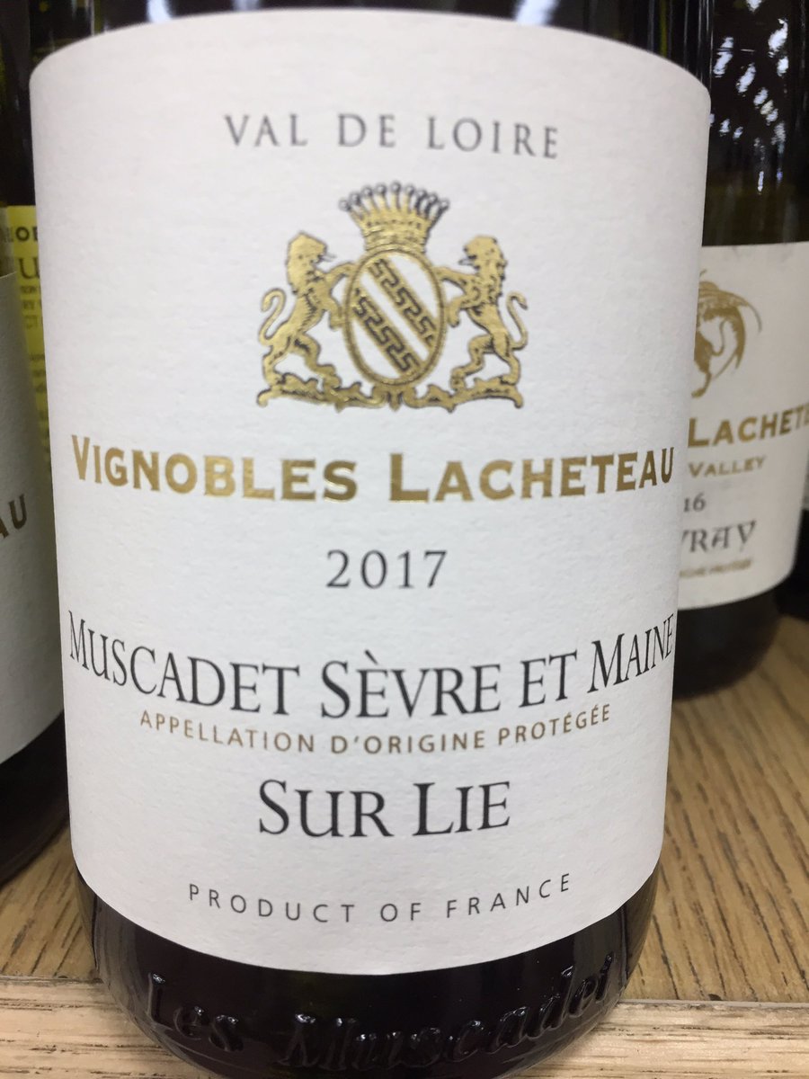 oenophileart's tweet photo. @NormalWine @NormalWine have you tried this muscadet from the same producer? https://t.co/T5sP7QH3ie