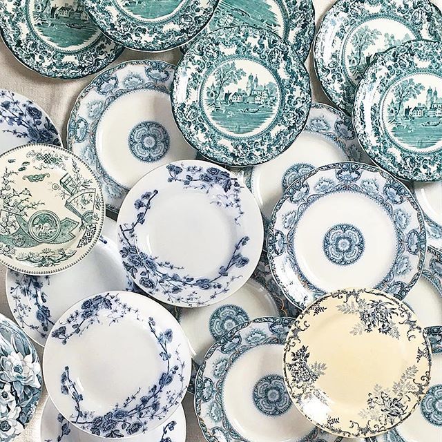 sthgpinkblog's tweet photo. Wishing you all a green and blue weekend 💚💙 #vintagechina #weekendgetaway #greenandblue #relaxandenjoy #relaxandchill #happyweekend https://t.co/4Nfah4eFVF https://t.co/v7D9HGYwHo