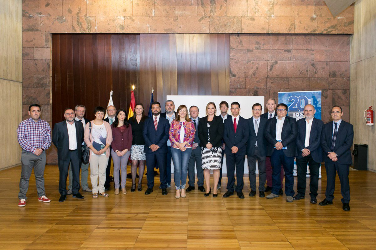 📸 Nuestra coordinadora regional de Gestión de Emergencias, Gracia Aguirre ha participado en el #Foro112España que ha tenido lugar en Canarias, donde nuestros compañeros de <a href="/112canarias/">112 Canarias</a> han ejercido de anfitriones. En el encuentro se ha debatido sobre los retos de futuro.