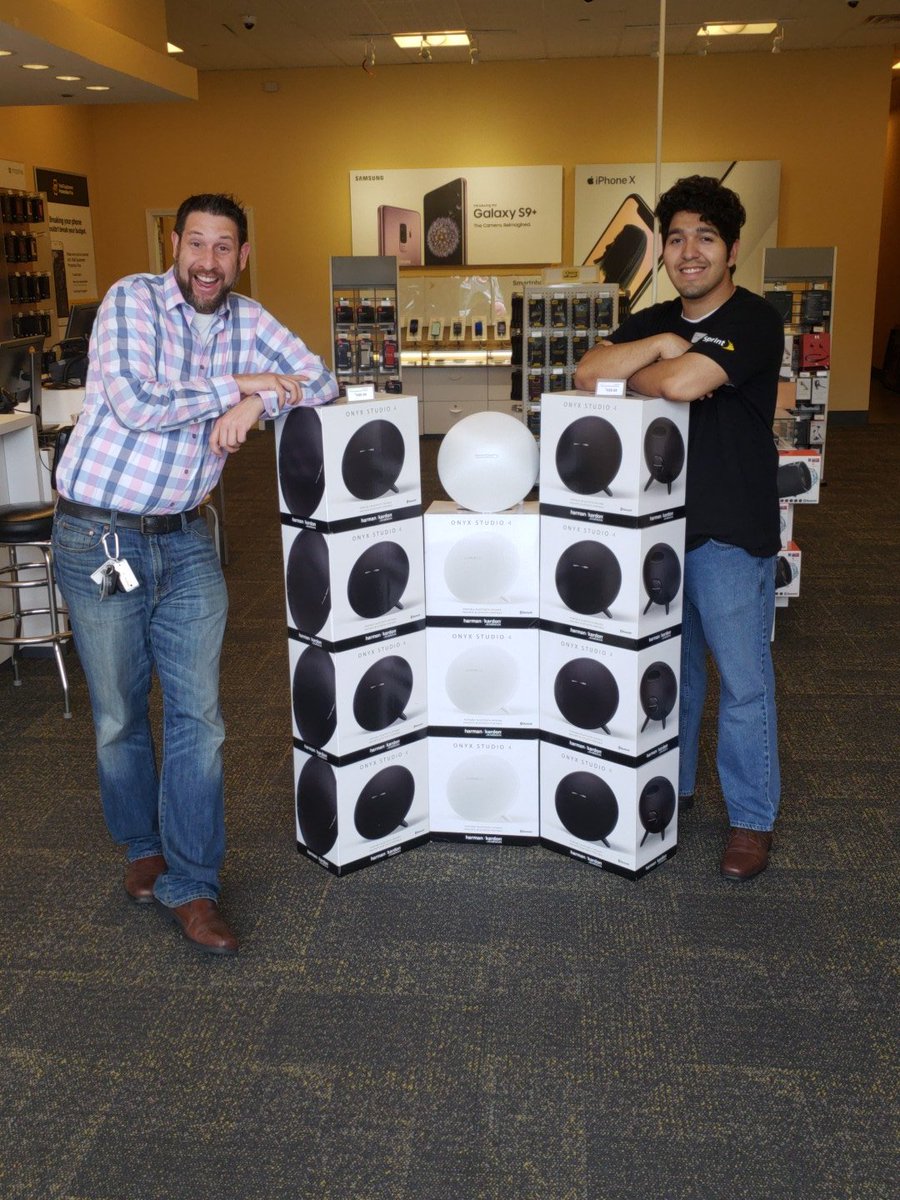 Looking forward to selling a whole bunch of these beautiful, loud, quality Harmon Kardon's for $300 off on Father's day weekend!! Come see me us at our #merrimack NH Sprint store!! <a href="/DannyIsho/">Danny Isho</a> <a href="/Wads20/">John Moulison</a> @SPG_TSoders