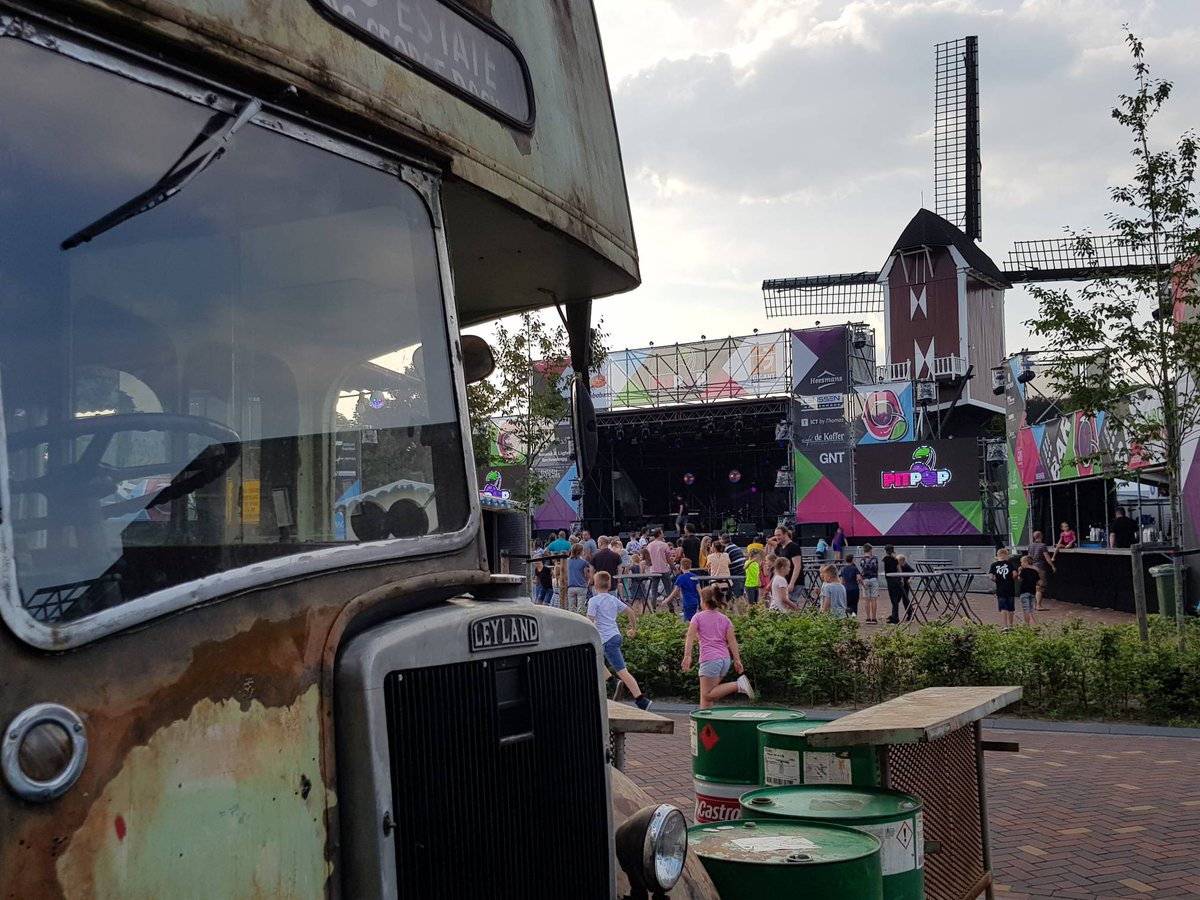 WillemBod's tweet photo. #Pitpop (kids) Ameezing in #Mierlo https://t.co/qUyoYQkpxY https://t.co/xIh5asihUd
