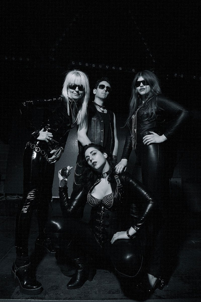 Yessss! Here's the exciting line-up for the Devonshire Green stage at #TheFringeAtTramlines lots of brilliant local talent to keep you dancing all weekend! sheffieldnewsroom.co.uk/fringe-at-tram… @TandyHolly <a href="/MangoRescueTeam/">Mango Rescue Team</a> <a href="/JungleLion_/">JungleLion</a>